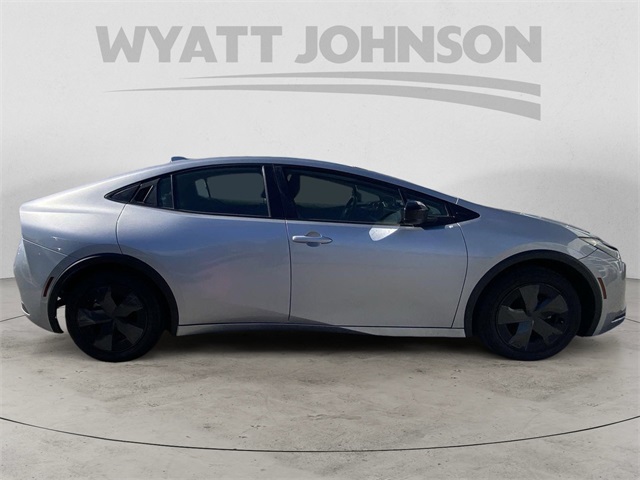 Vehicle image 5 of 14