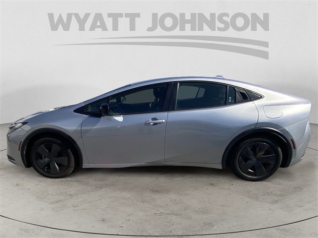 Vehicle image 10 of 14