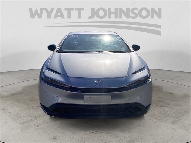 Vehicle image 2 of 14