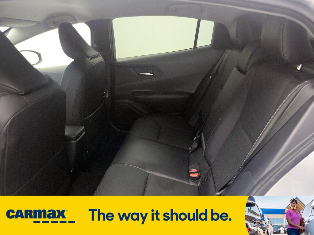 Vehicle image 26 of 27