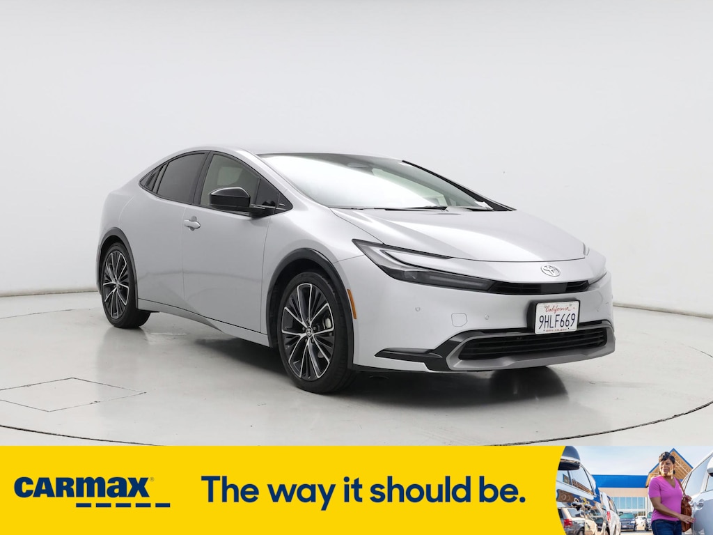 Vehicle image 3 of 27