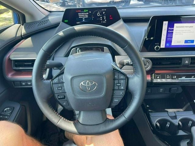 Vehicle image 14 of 18