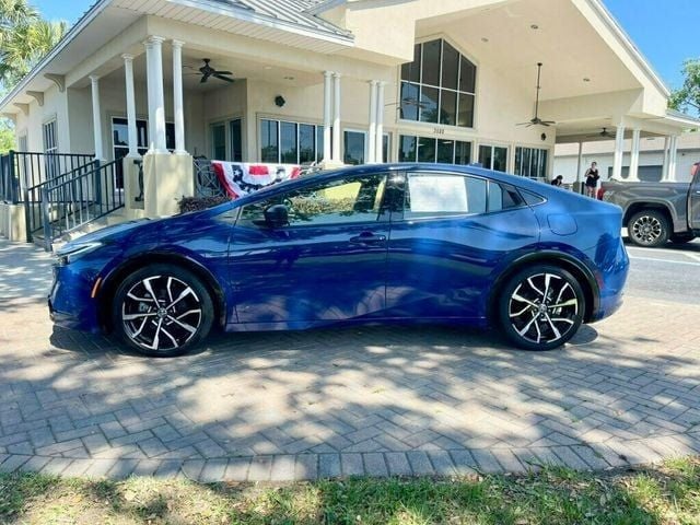 Vehicle image 7 of 18