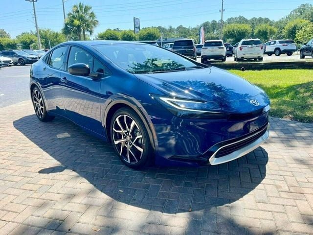Vehicle image 3 of 18