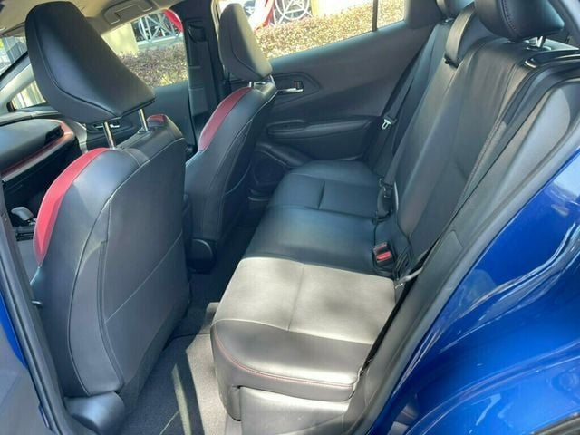 Vehicle image 11 of 18