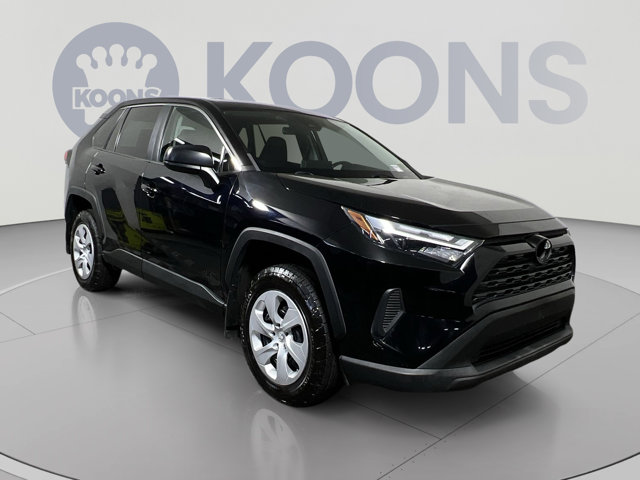 2023 Toyota RAV4 LE Image 1 of 21