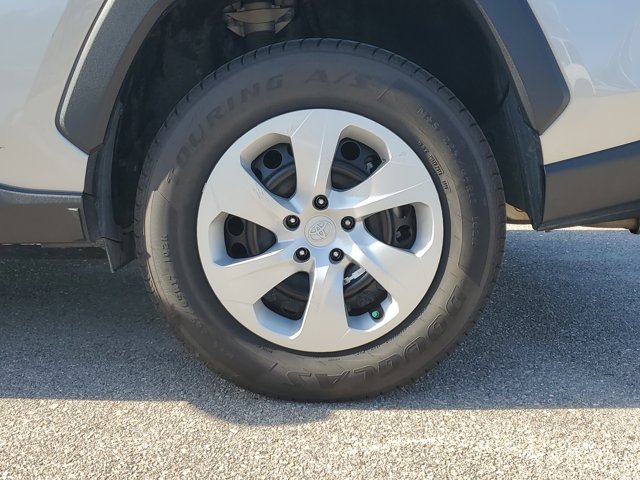 Vehicle image 11 of 31