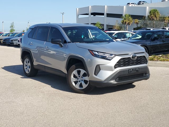 Vehicle image 3 of 31