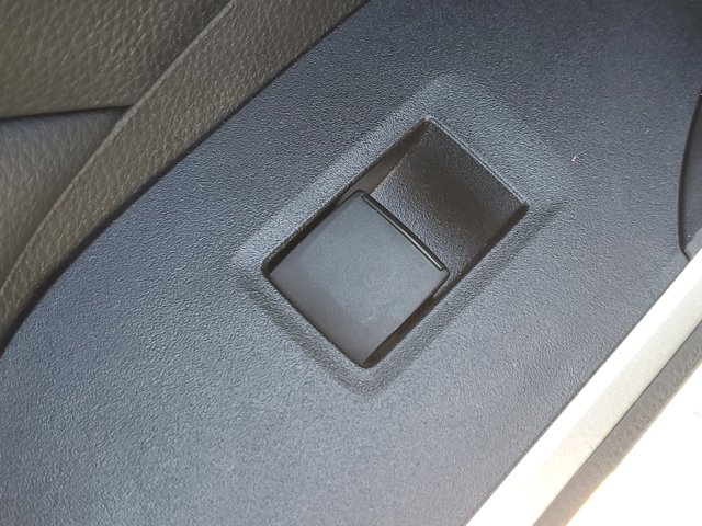 Vehicle image 17 of 31