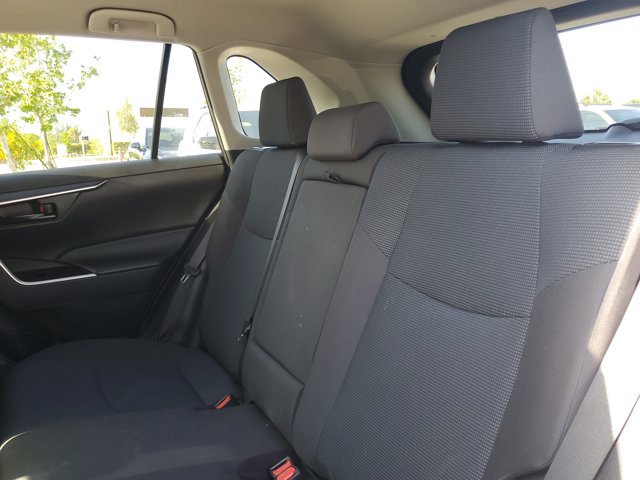 Vehicle image 15 of 31
