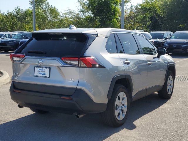 Vehicle image 6 of 31
