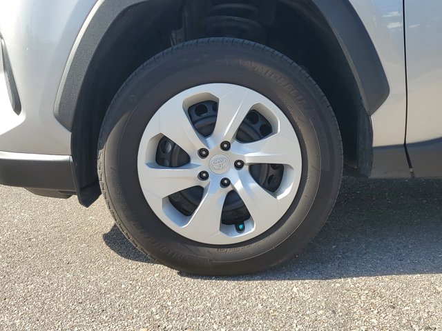 Vehicle image 10 of 31