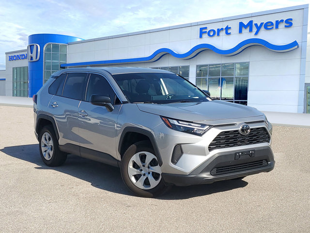 Vehicle image 4 of 31