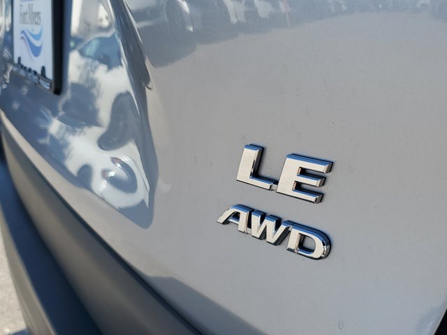 Vehicle image 13 of 31