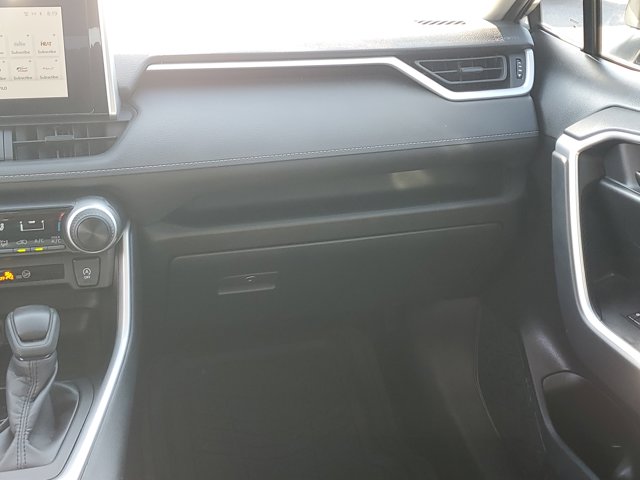 Vehicle image 22 of 31