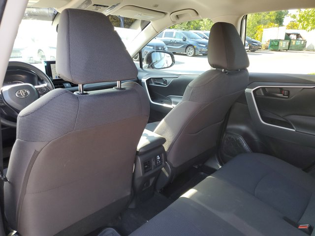 Vehicle image 16 of 31