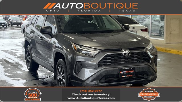 2023 Toyota RAV4 LE Image 3 of 29