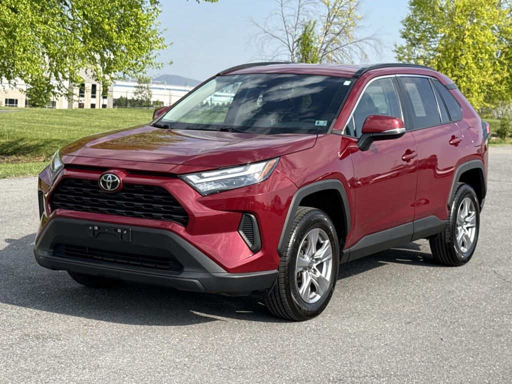 2023 Toyota RAV4 XLE Image 1 of 30