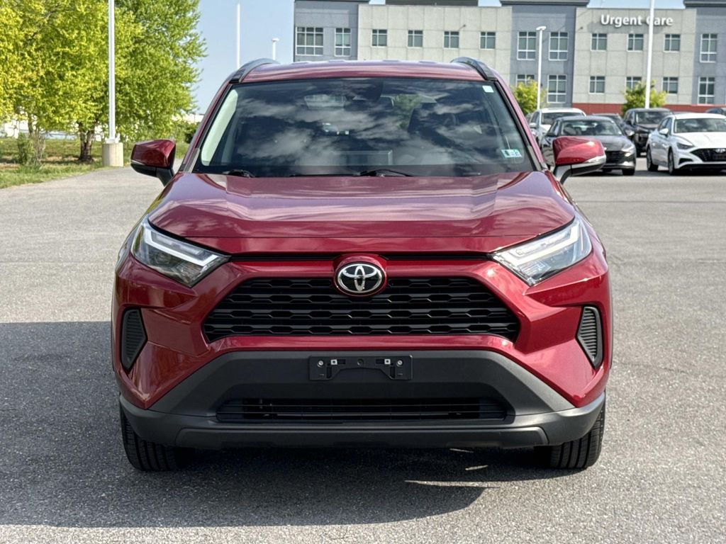 2023 Toyota RAV4 XLE Image 2 of 30