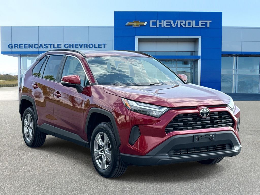 2023 Toyota RAV4 XLE Image 3 of 30
