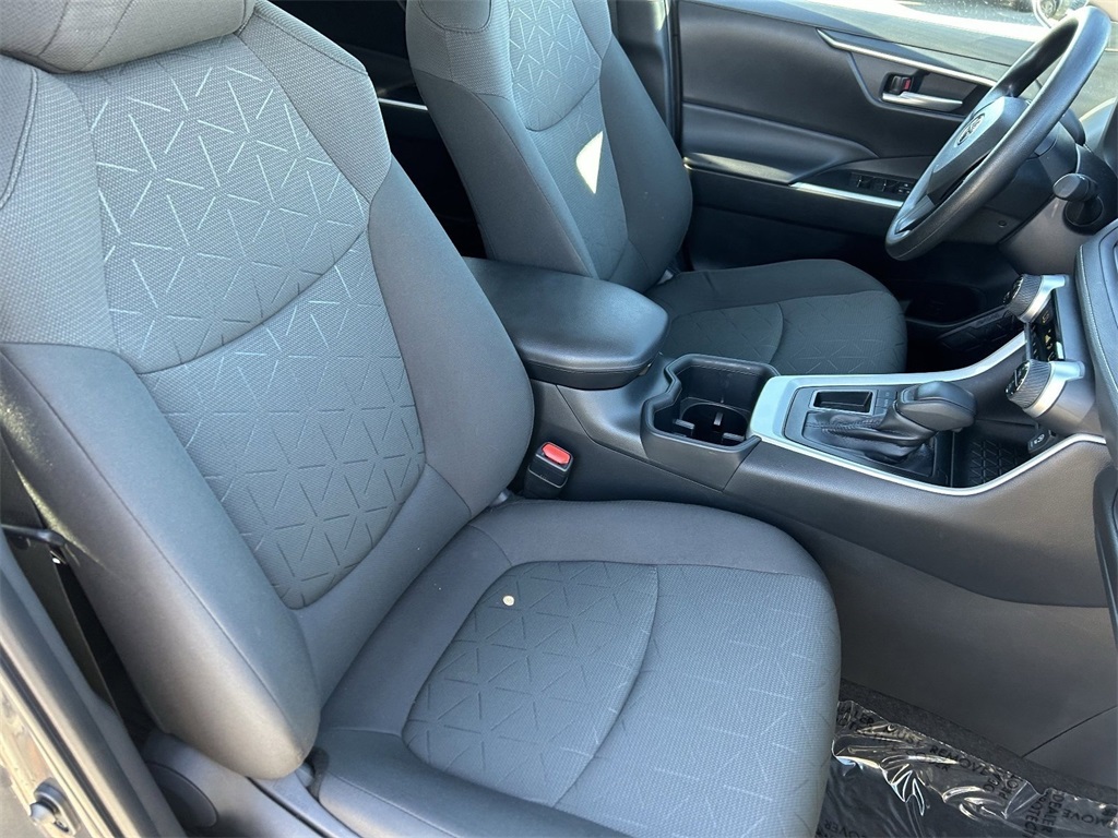 2023 Toyota RAV4 XLE Image 13 of 30