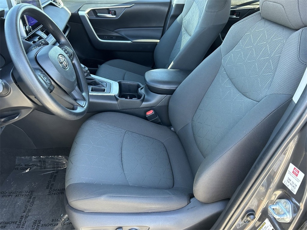 2023 Toyota RAV4 XLE Image 11 of 30