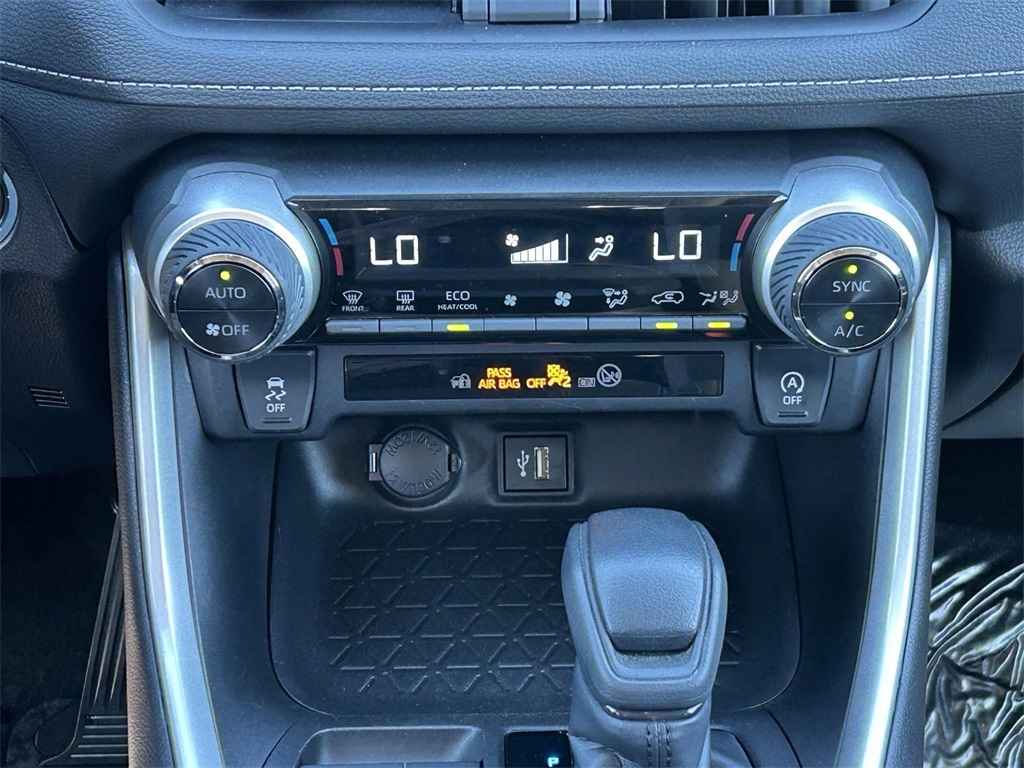 2023 Toyota RAV4 XLE Image 27 of 30