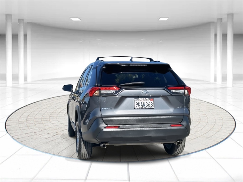 2023 Toyota RAV4 XLE Image 6 of 30