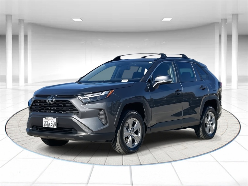 2023 Toyota RAV4 XLE Image 1 of 30