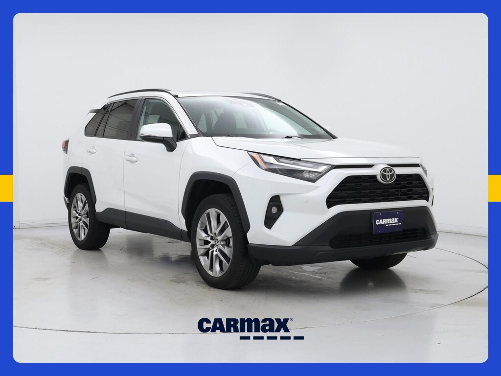 2023 Toyota RAV4 XLE Premium Image 3 of 22