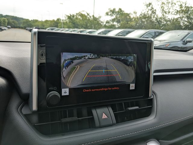 Vehicle image 22 of 27