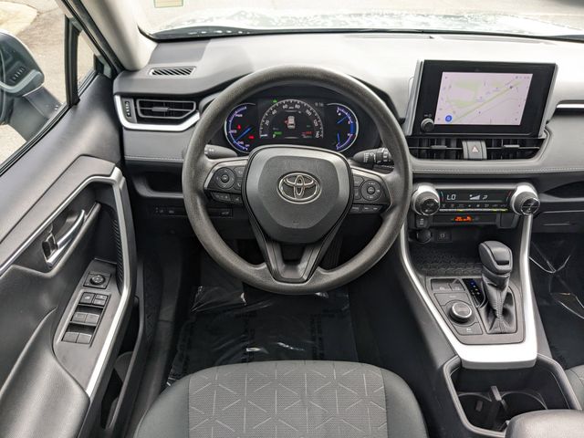 Vehicle image 14 of 27