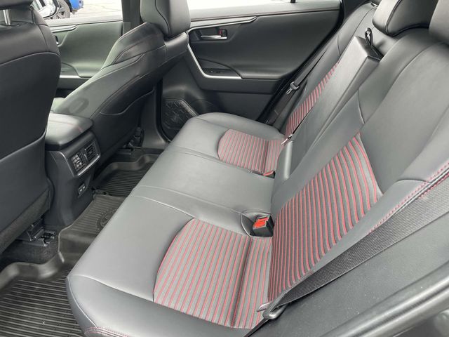 Vehicle image 17 of 36