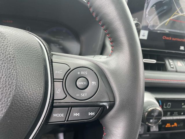 Vehicle image 32 of 36