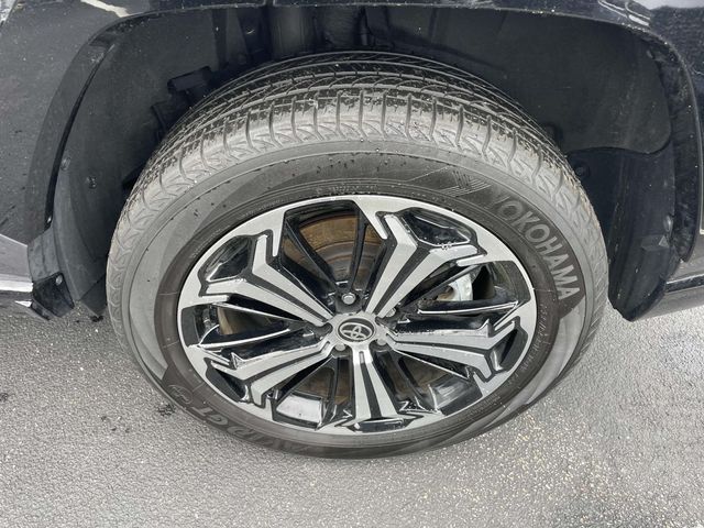 Vehicle image 15 of 36