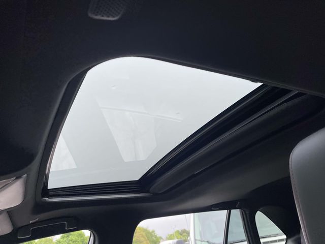 Vehicle image 24 of 36