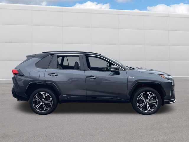 Vehicle image 4 of 36