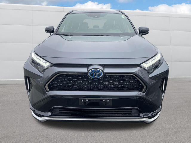 Vehicle image 2 of 36