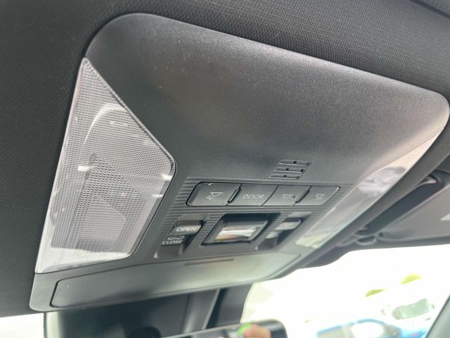 Vehicle image 29 of 36