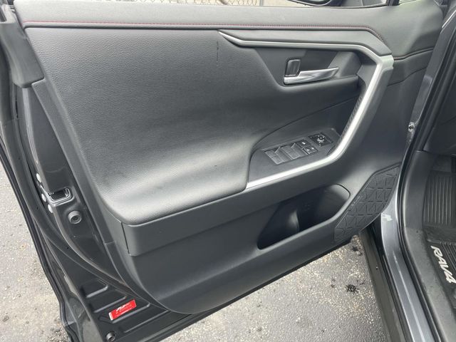Vehicle image 19 of 36