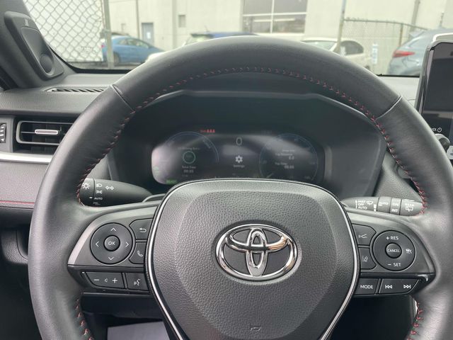 Vehicle image 31 of 36