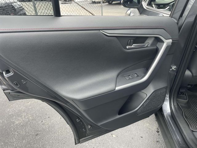 Vehicle image 18 of 36