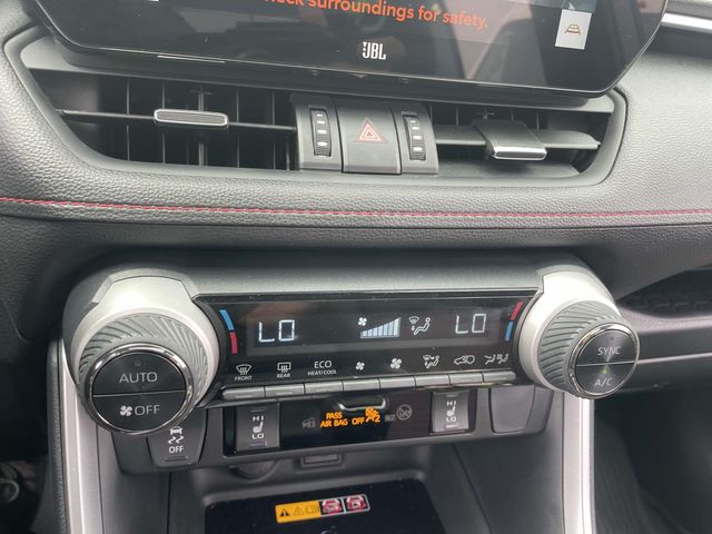 Vehicle image 27 of 36