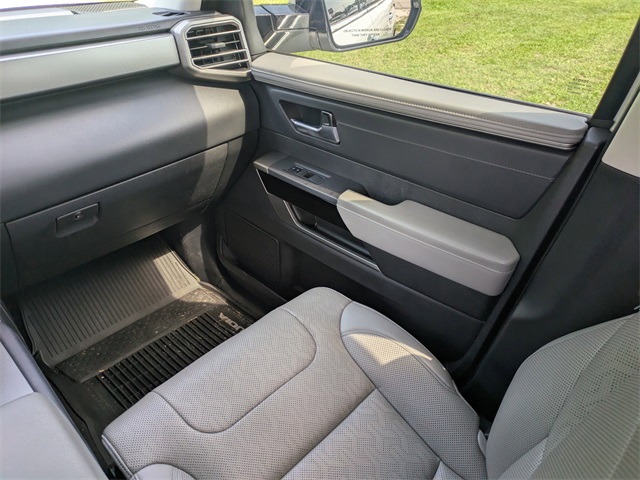 Vehicle image 20 of 36