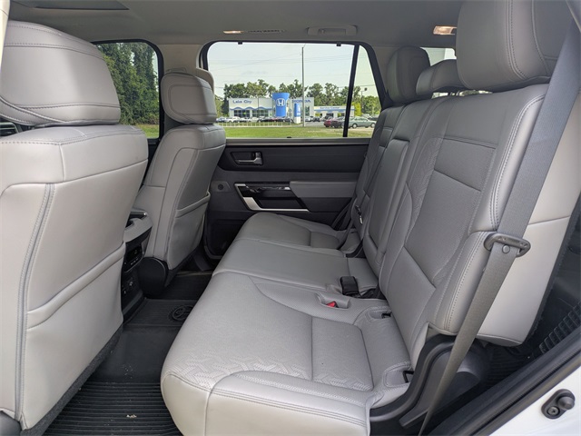 Vehicle image 16 of 36
