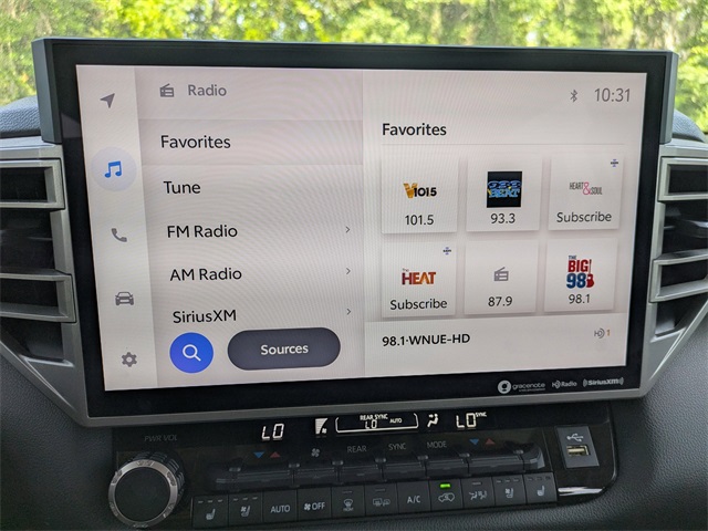 Vehicle image 23 of 36