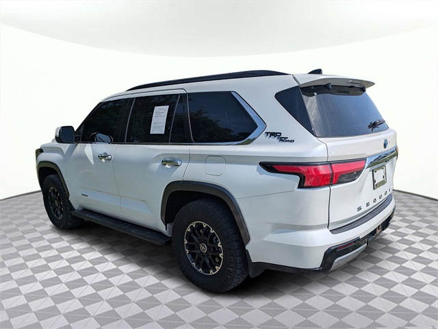 Vehicle image 8 of 36
