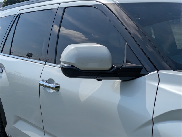 Vehicle image 11 of 36