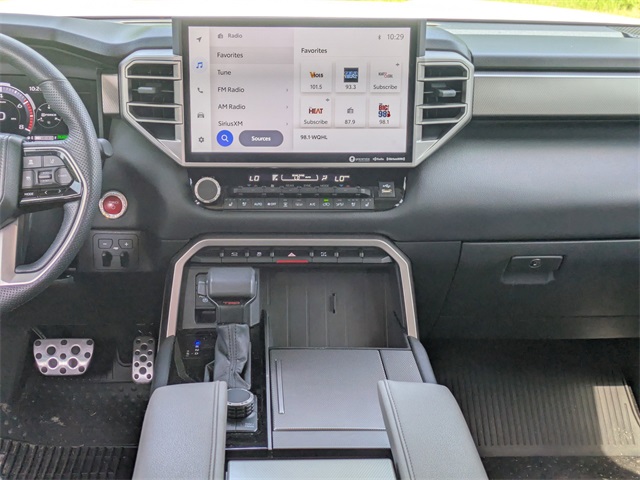 Vehicle image 21 of 36