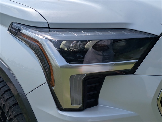 Vehicle image 10 of 36